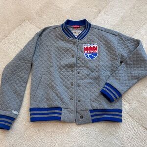 Women’s small (or oversize xs) Mitchell and Ness Sacramento Kings retro jacket